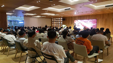 77����֮��Я�ְ�����ƽ��Ƽ�������&ldquo;��Ӣ���ֲ�&rdquo;